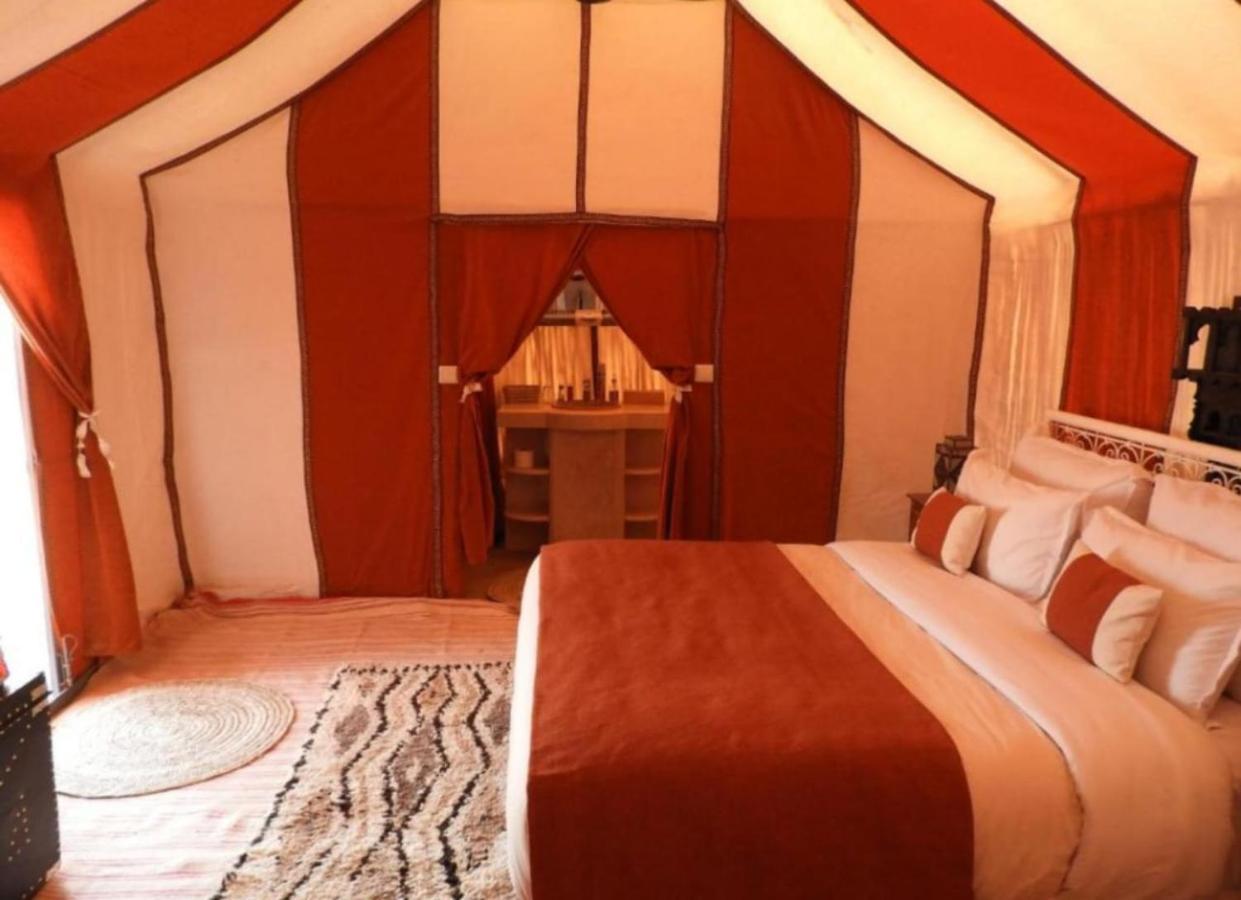 Desert Paradise Luxury Camp Мерзуга Экстерьер фото